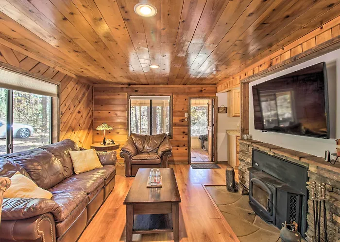 Deck & Grill: Pet-friendly Lakeside Holiday home