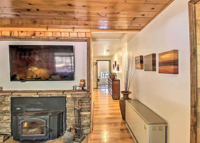 Holiday home Deck & Grill: Pet-friendly Lakeside *