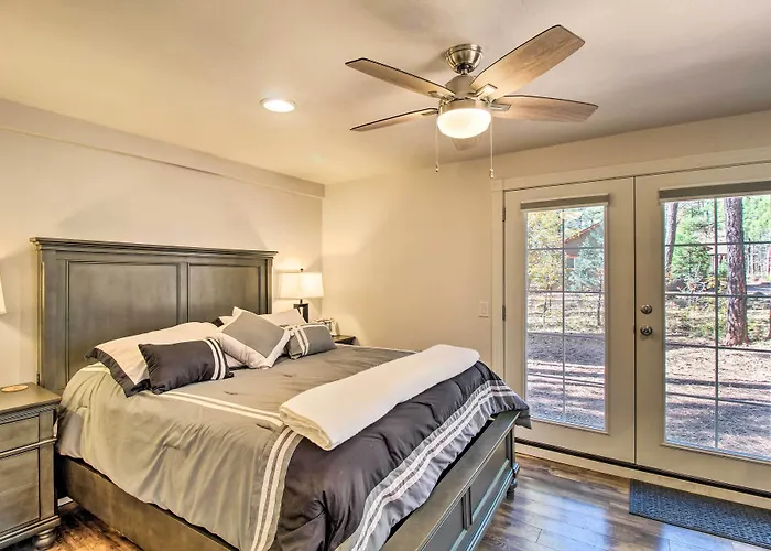 Deck & Grill: Pet-friendly Lakeside Holiday home Pinetop-Lakeside