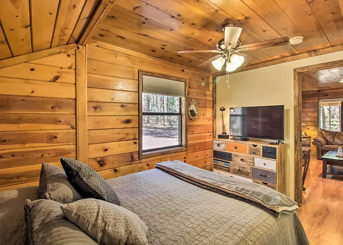 Holiday home Deck & Grill: Pet-friendly Lakeside *